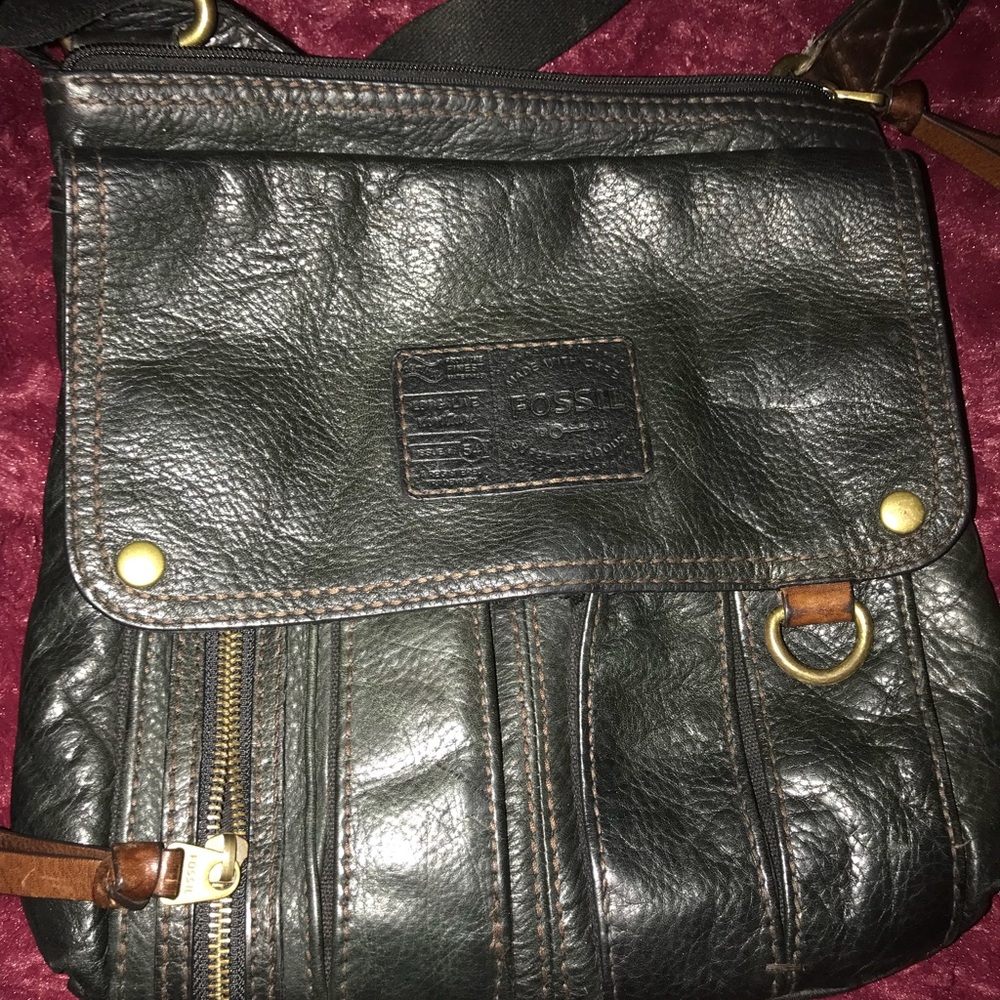 🍂🍁crossbody fossil 🍁🍂